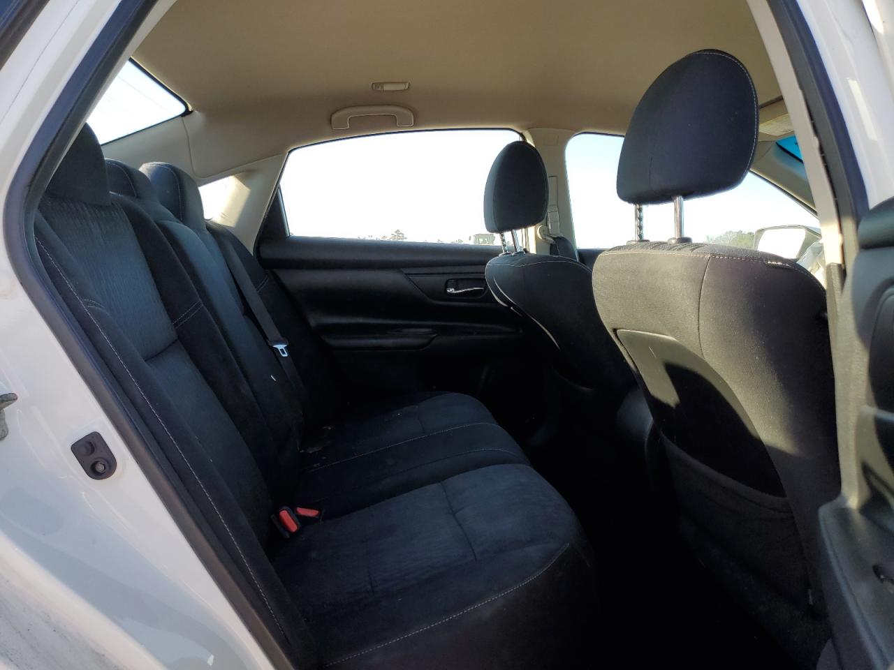 2017 Nissan Altima - Image 10