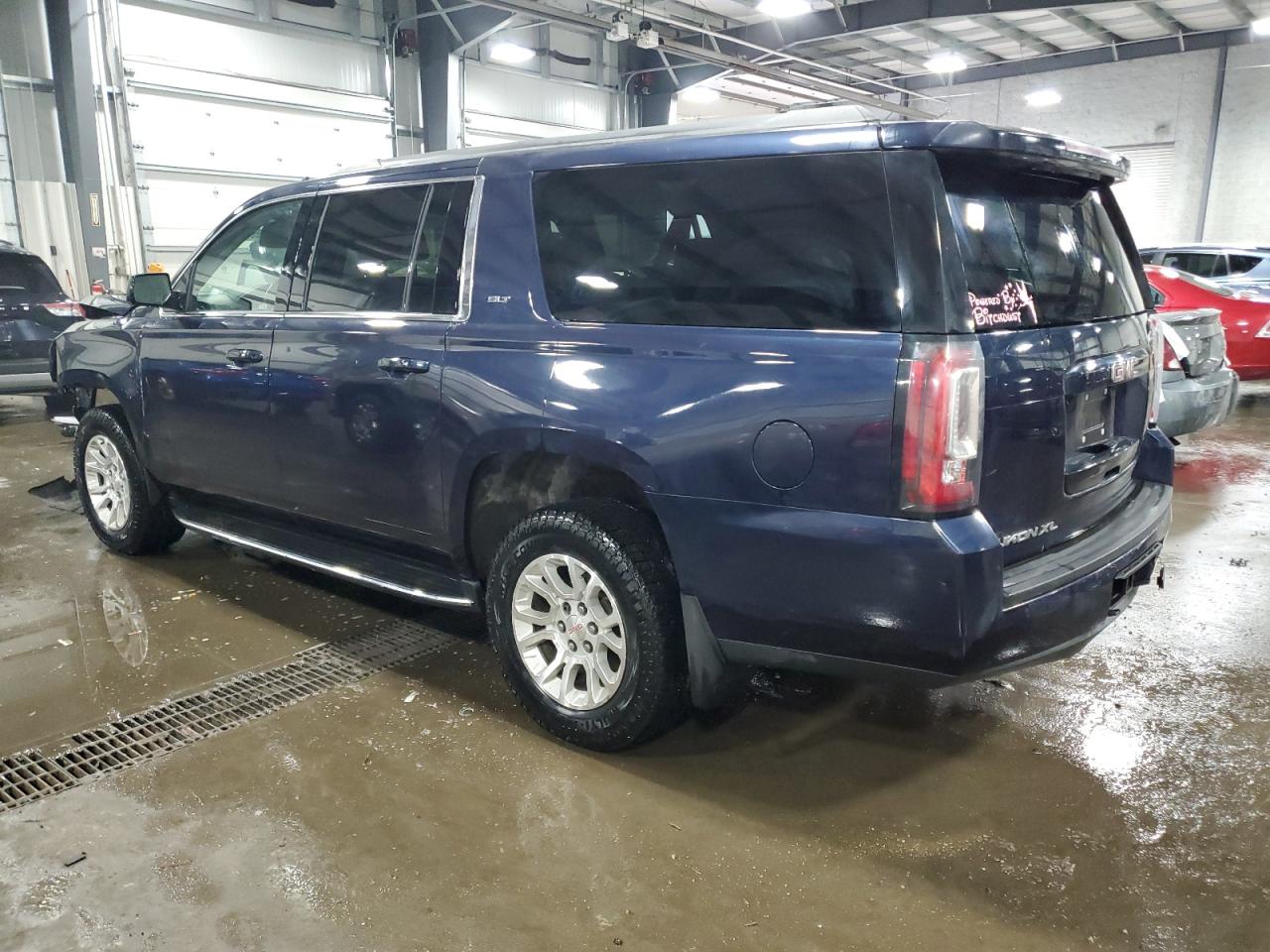 2019 GMC Yukon - Image 2