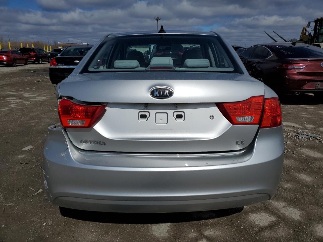 2009 Kia Optima - Image 6