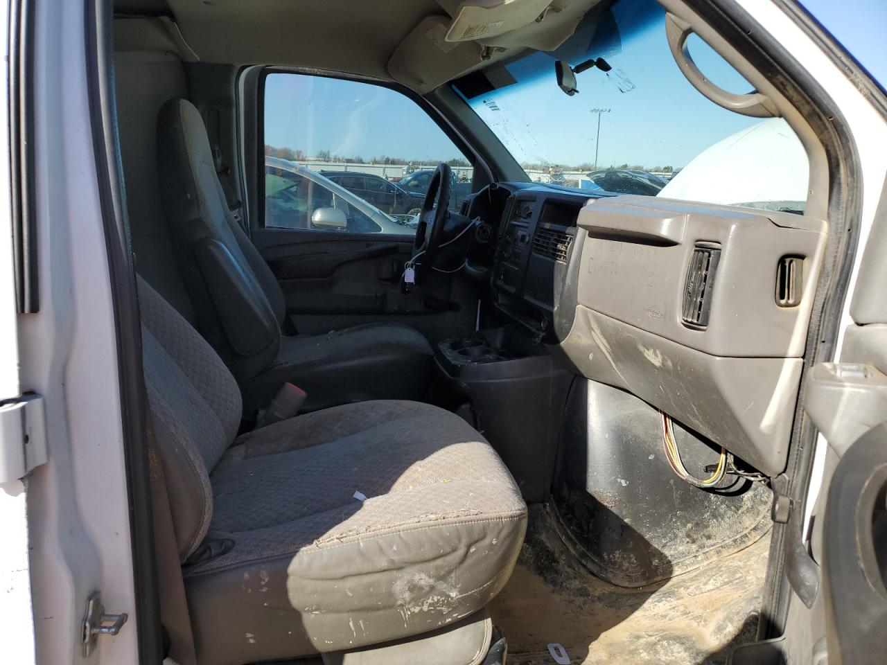 2006 Chevrolet Express - Image 7