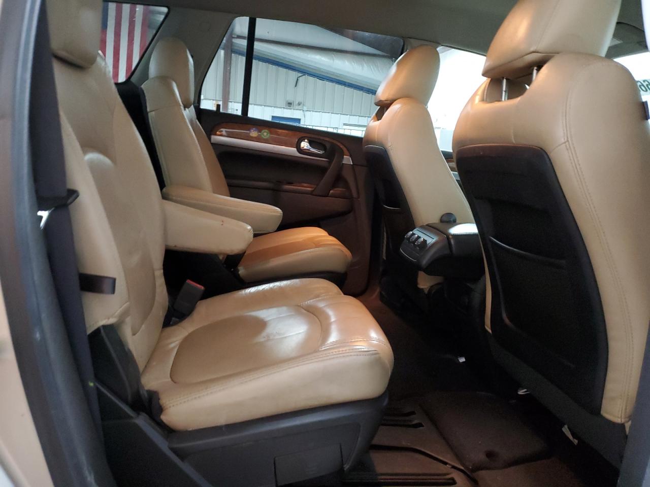 2010 Buick Enclave - Image 11