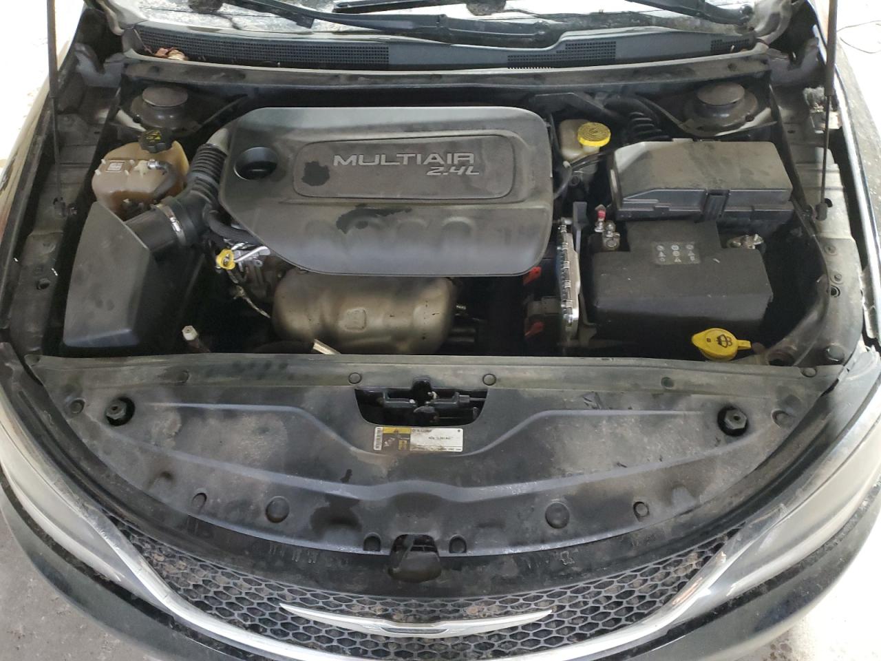 2016 Chrysler 200 - Image 11