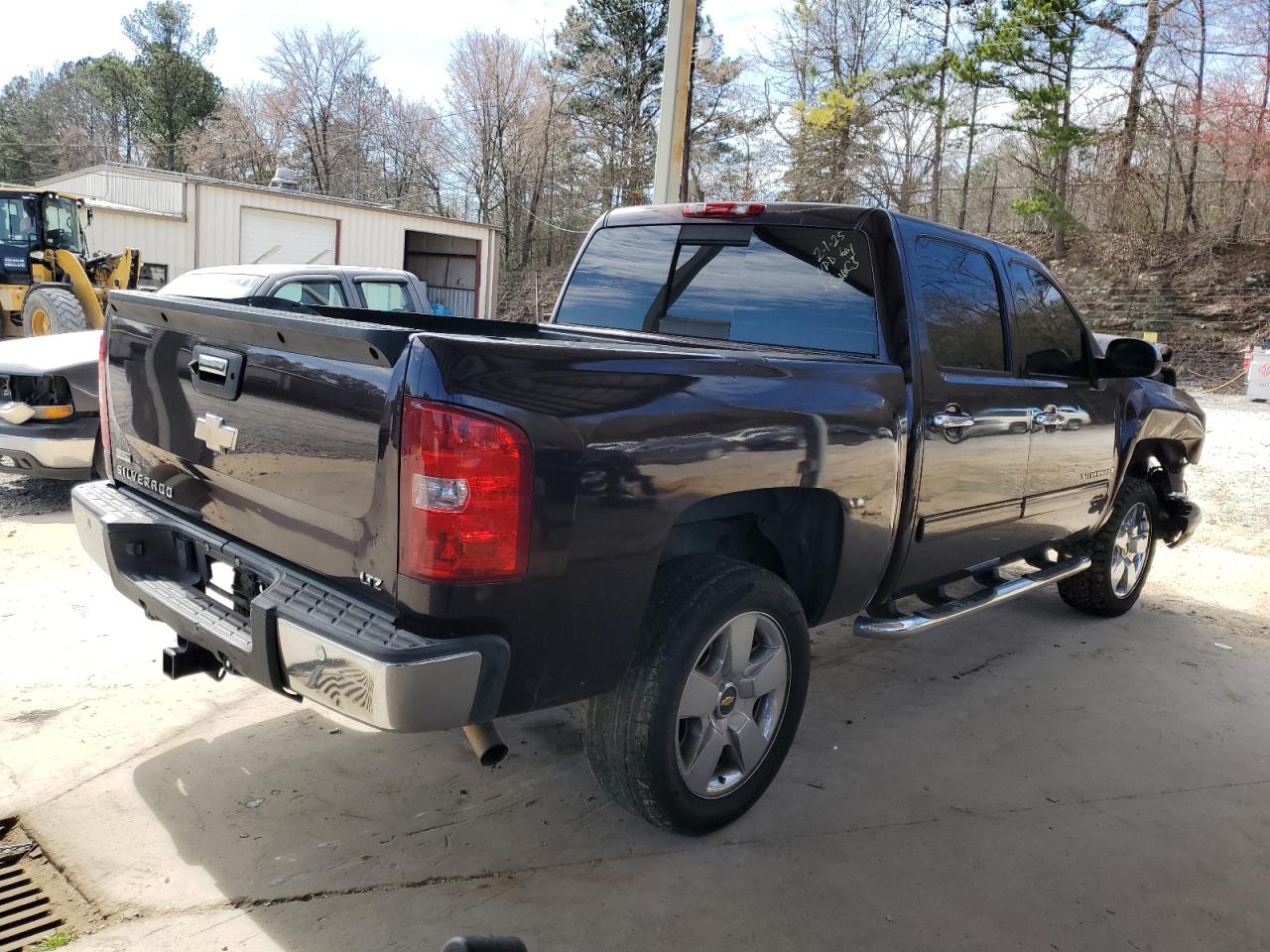 2009 Chevrolet Silverado - Image 3