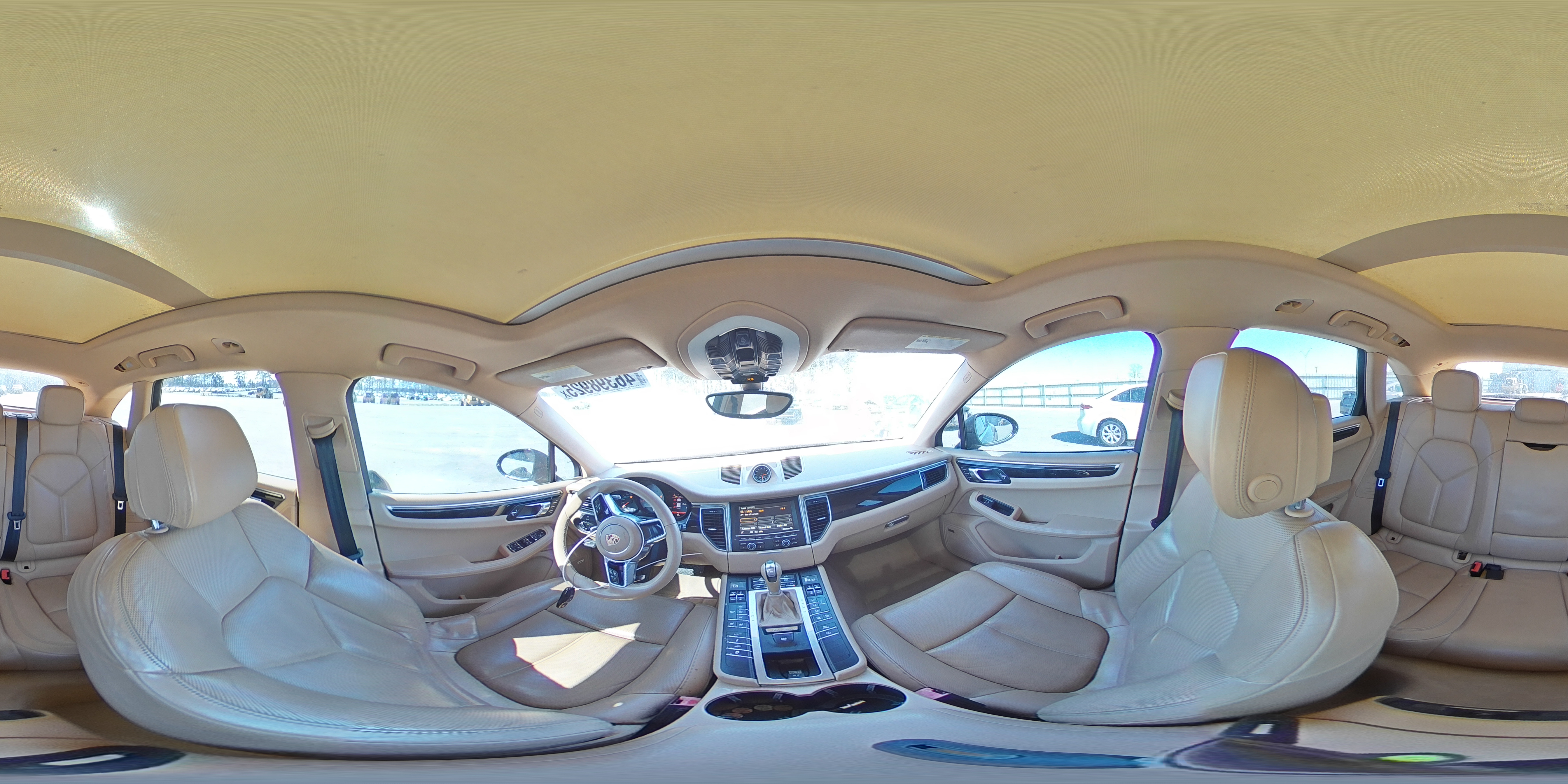 2015 Porsche Macan - Image 13