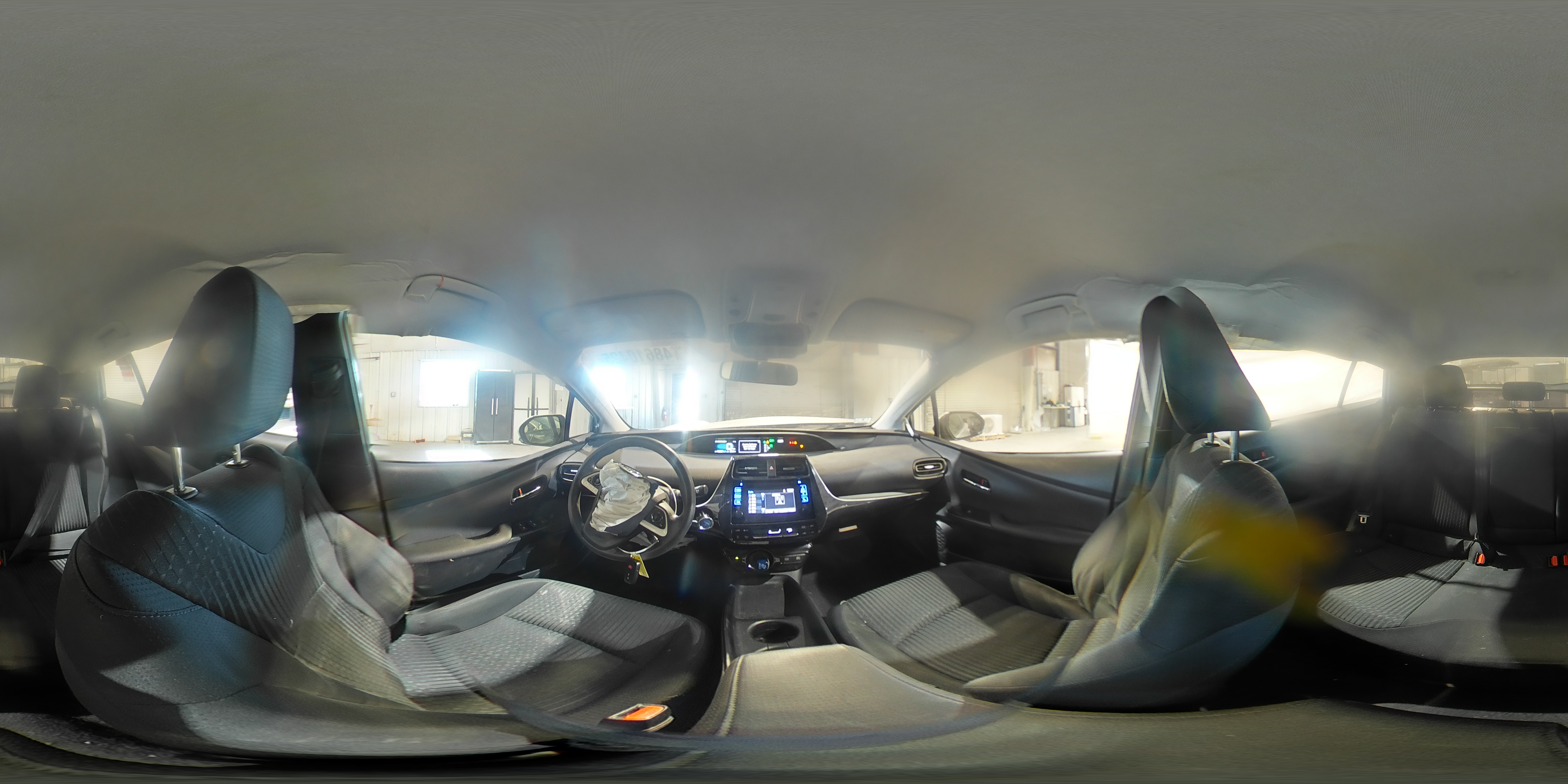2016 Toyota Prius - Image 12