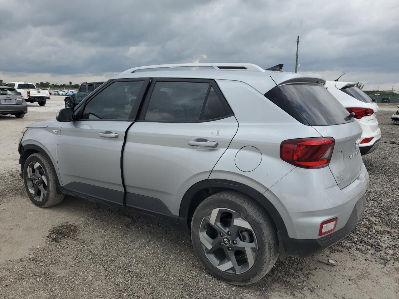 2022 Hyundai Venue - Image 2