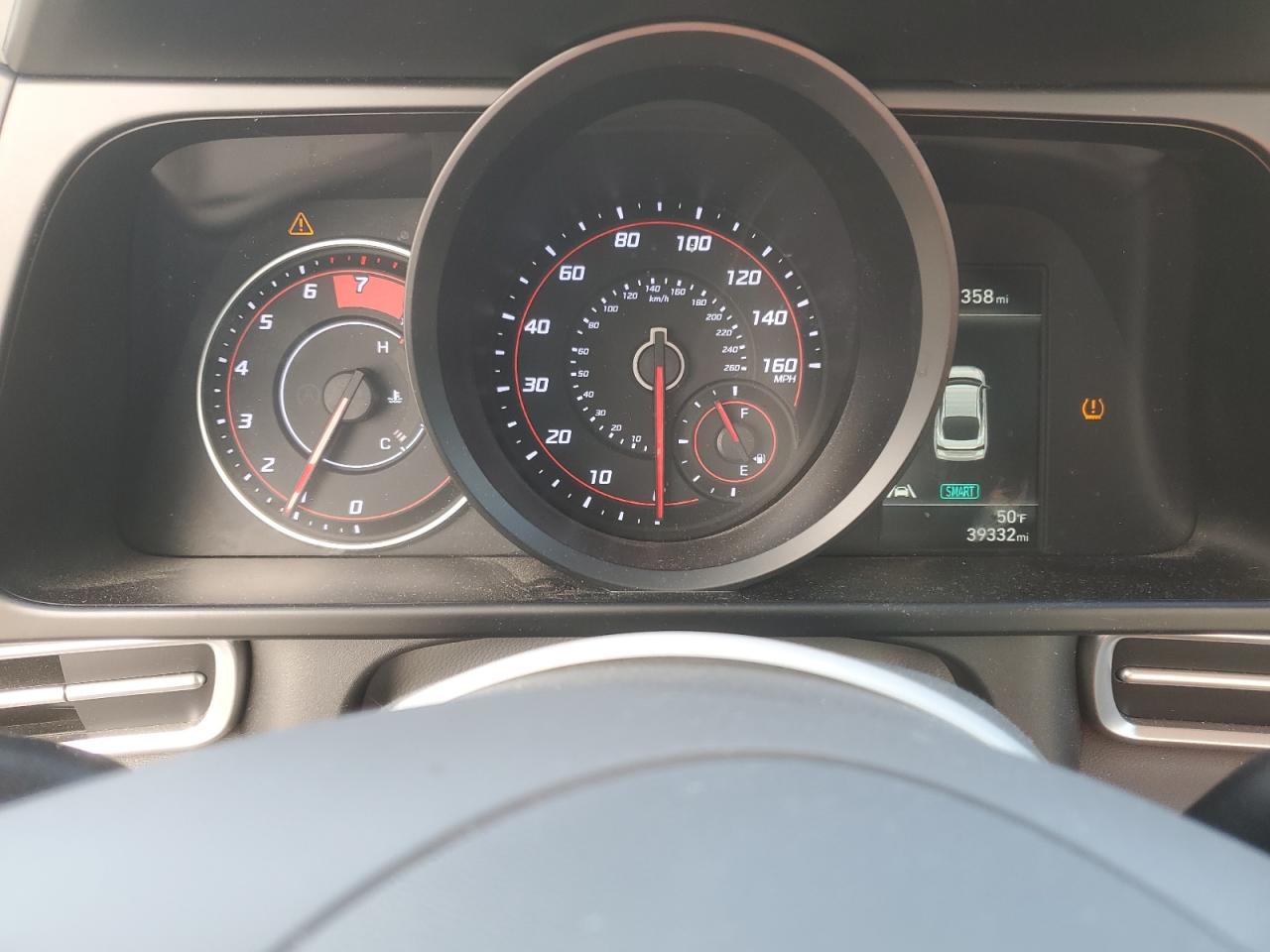 2022 Hyundai Elantra - Image 9