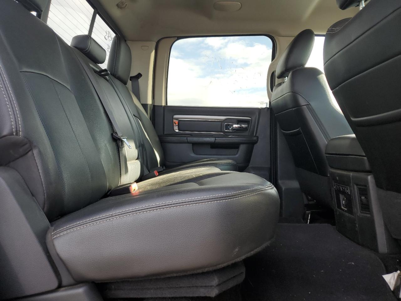 2018 RAM 3500 - Image 11