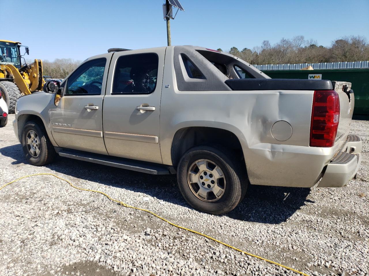 2007 Chevrolet Avalanche - Image 2
