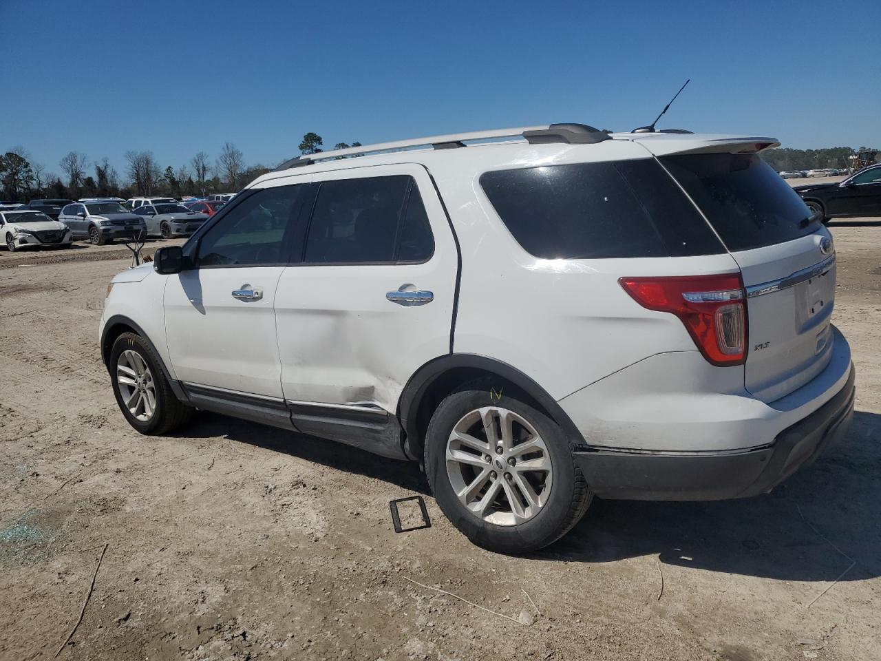 2015 Ford Explorer - Image 2