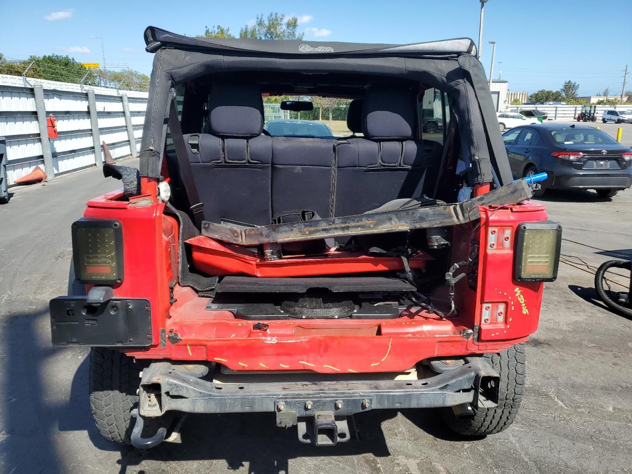 2017 Jeep Wrangler - Image 6