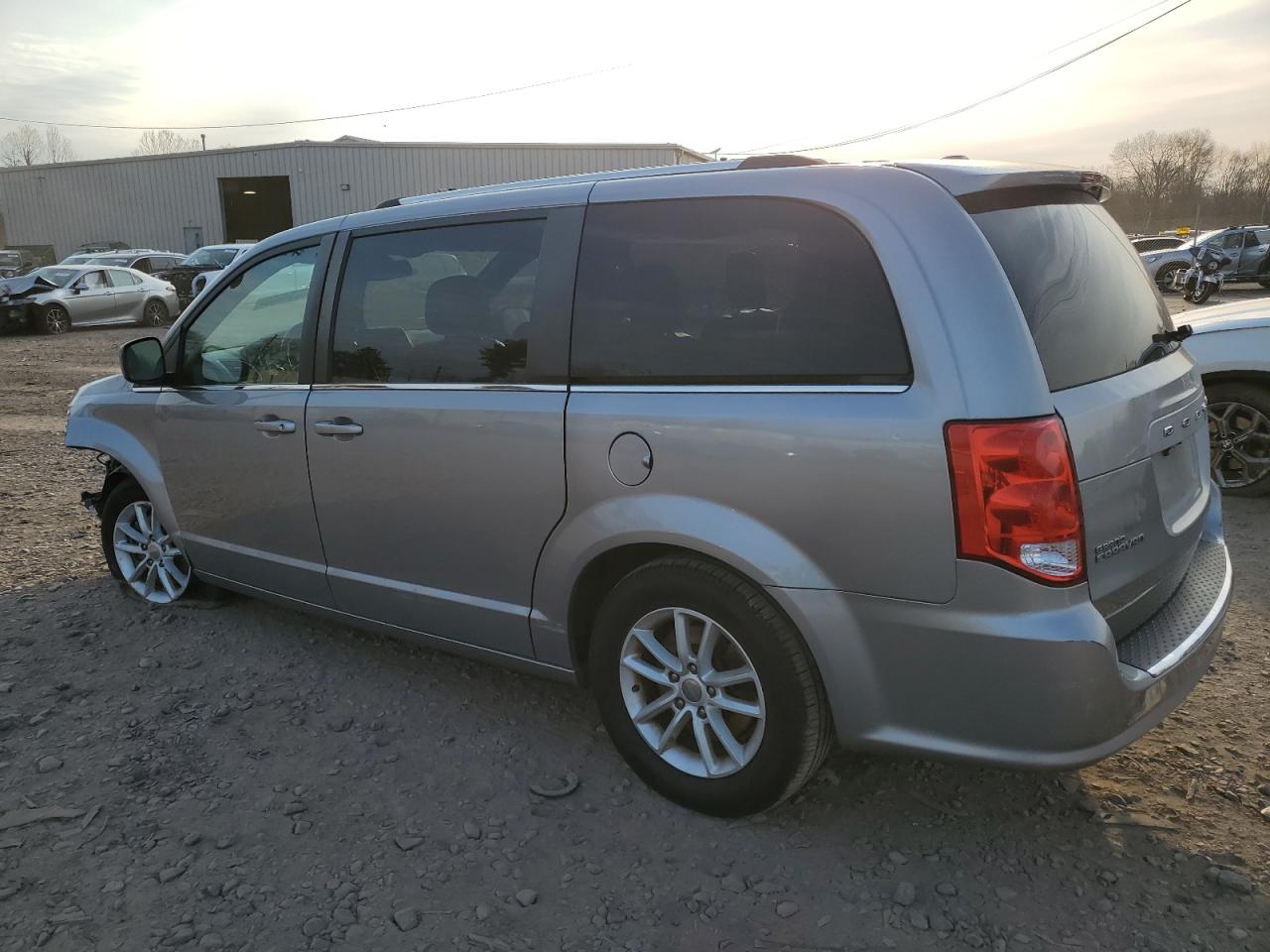 2019 Dodge Caravan - Image 2