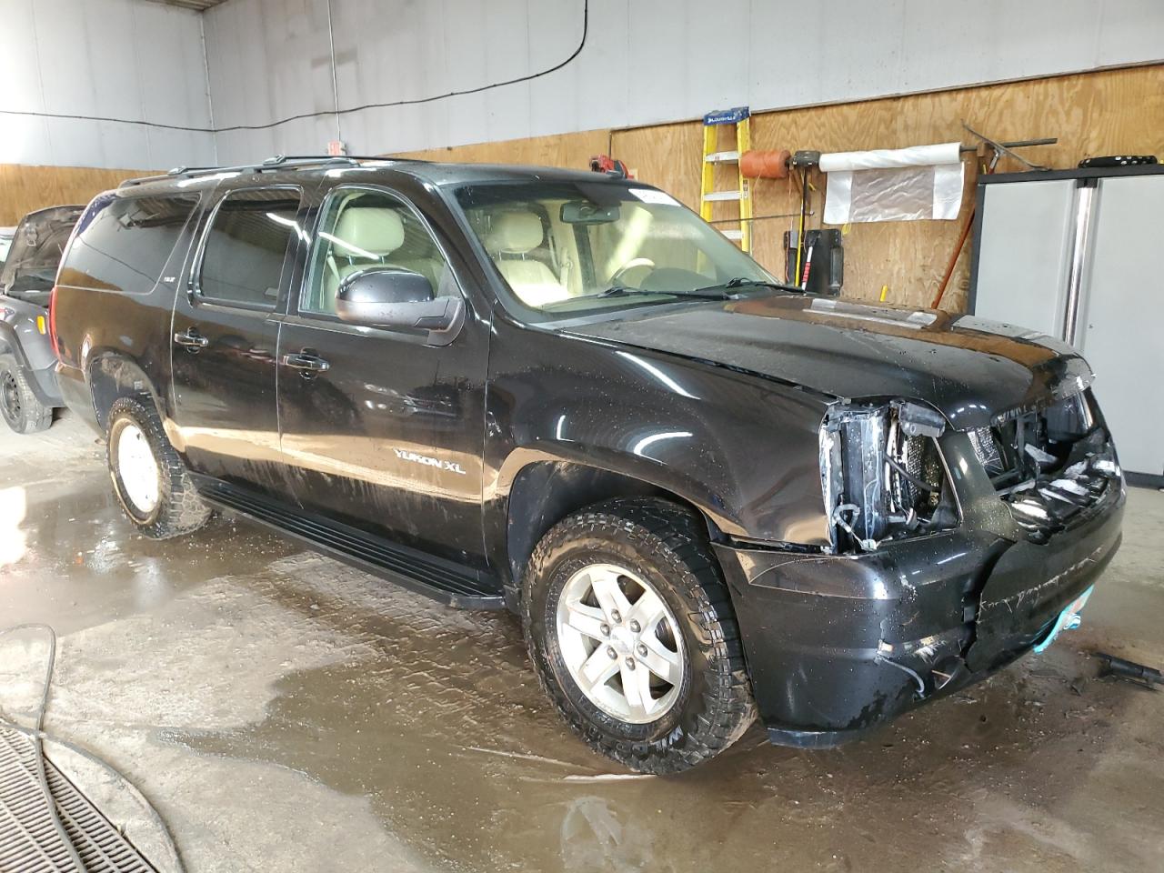 2012 GMC Yukon - Image 4
