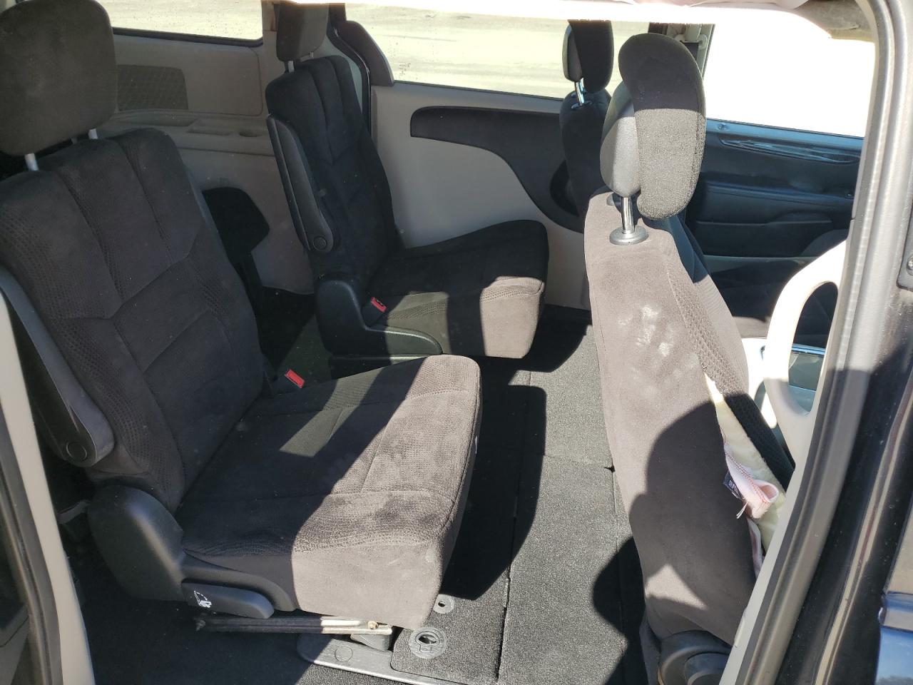 2014 Dodge Caravan - Image 12