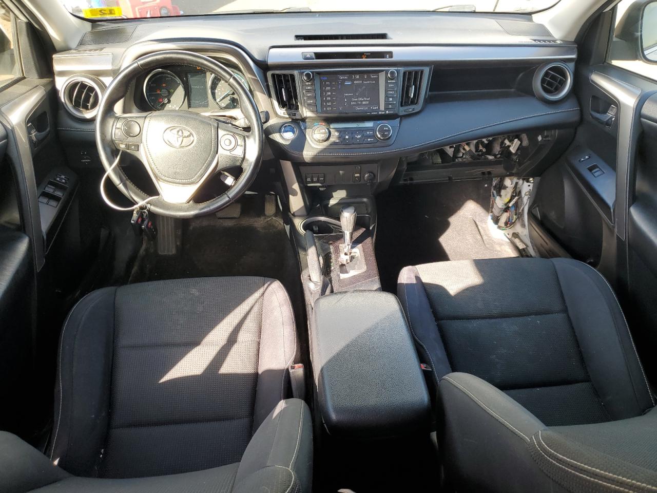 2016 Toyota RAV 4 - Image 8
