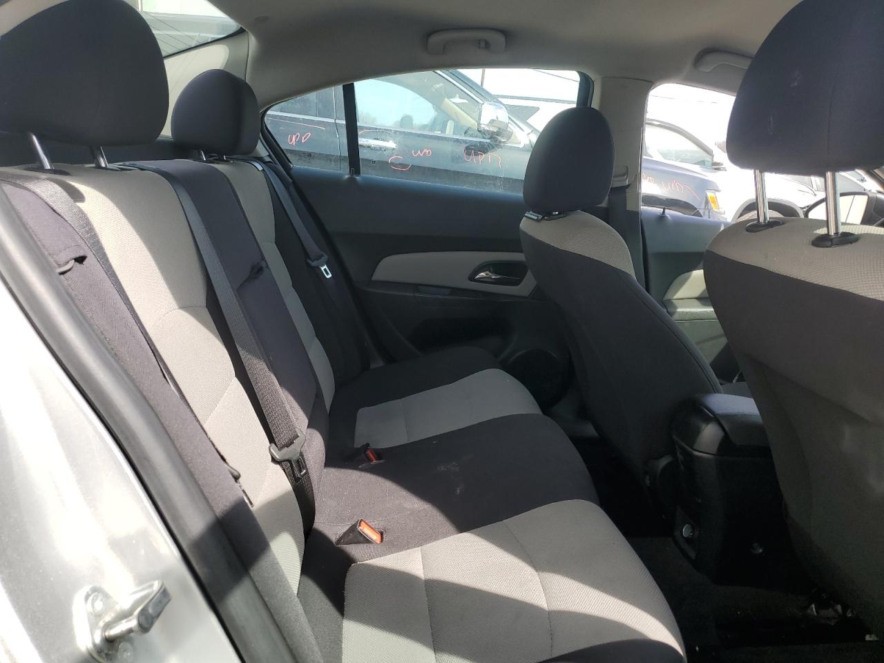2013 Chevrolet Cruze - Image 10