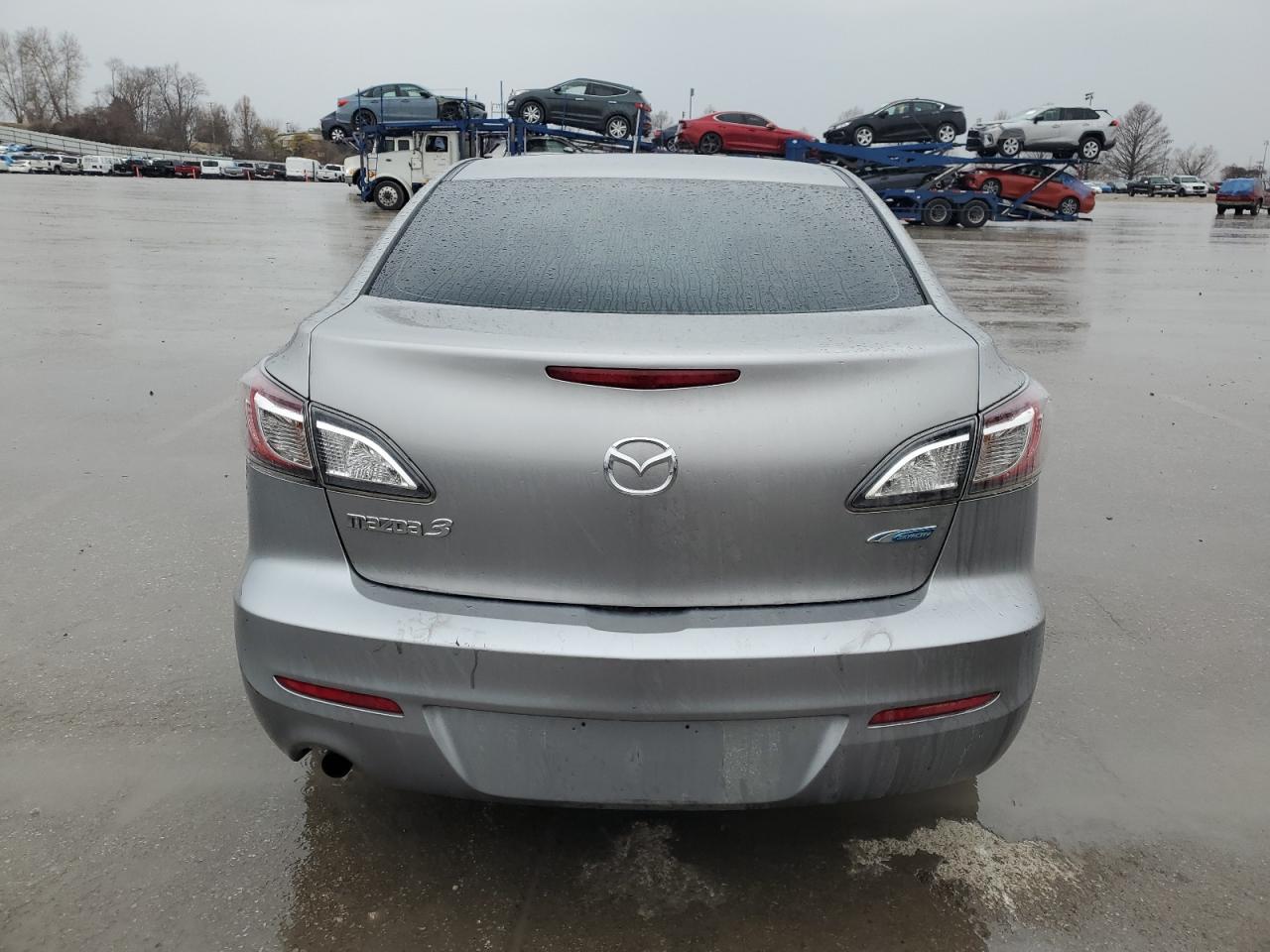 2013 Mazda 3 - Image 6