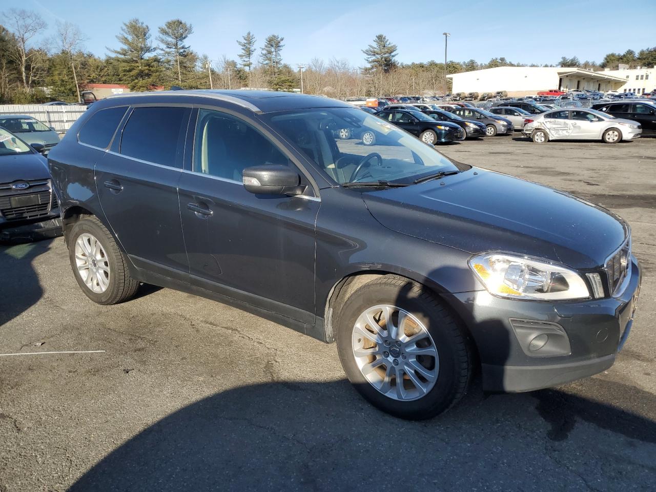 2010 Volvo XC60 - Image 4