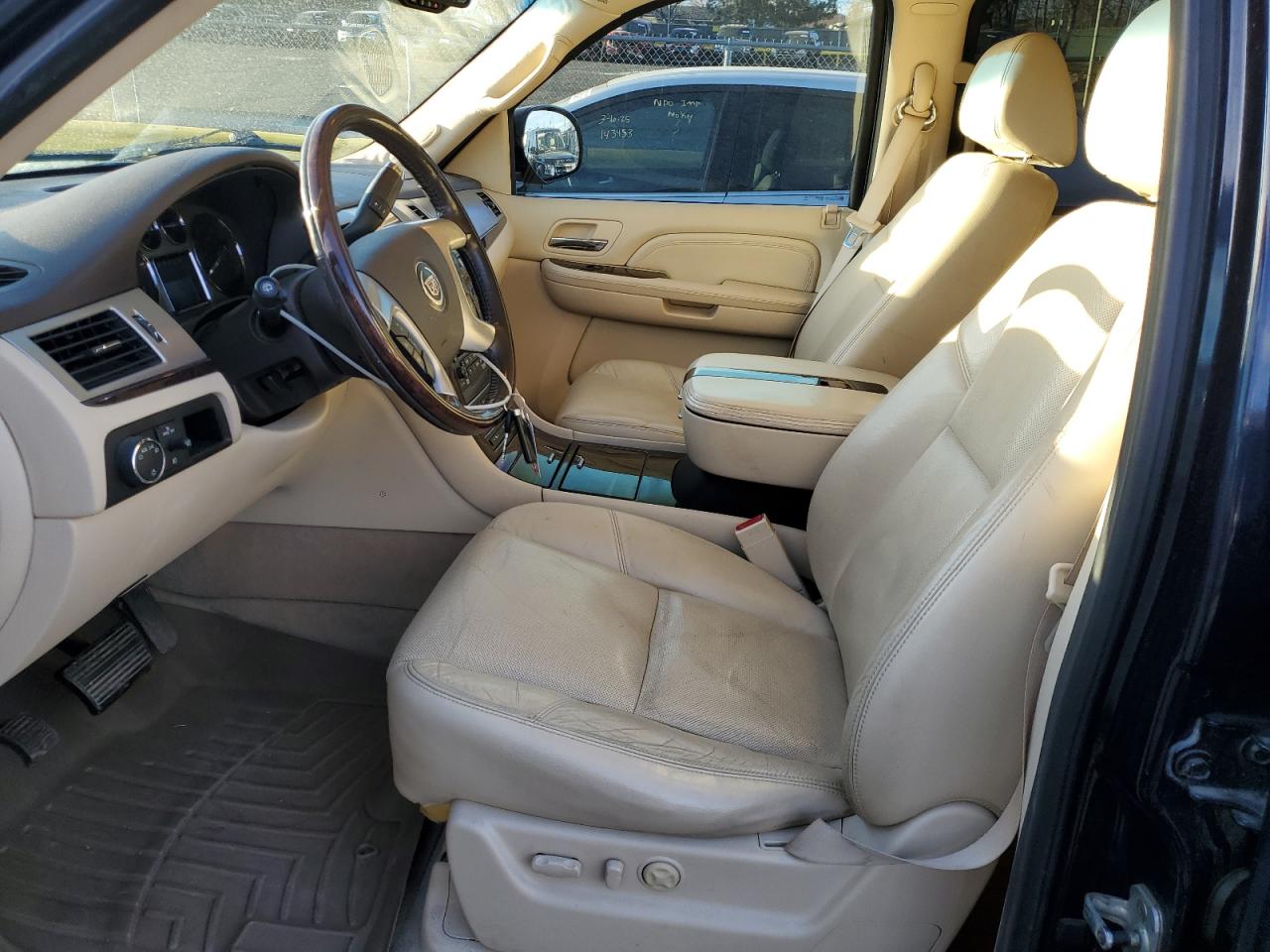 2008 Cadillac Escalade - Image 7