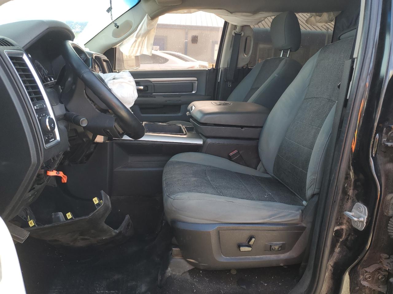 2014 RAM 1500 - Image 7