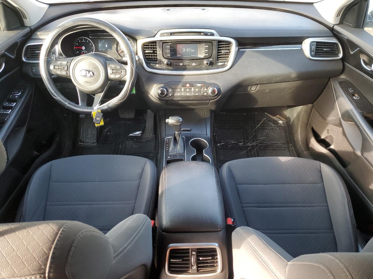 2017 Kia Sorento - Image 8