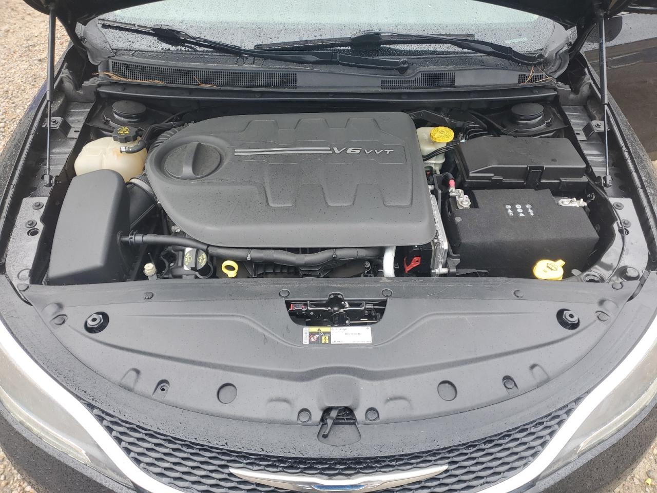 2015 Chrysler 200 - Image 13
