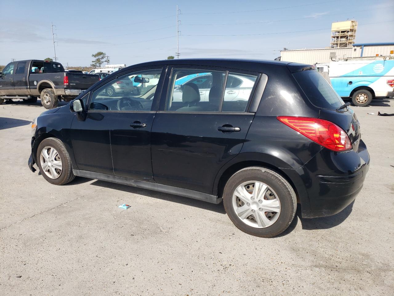 2011 Nissan Versa - Image 2