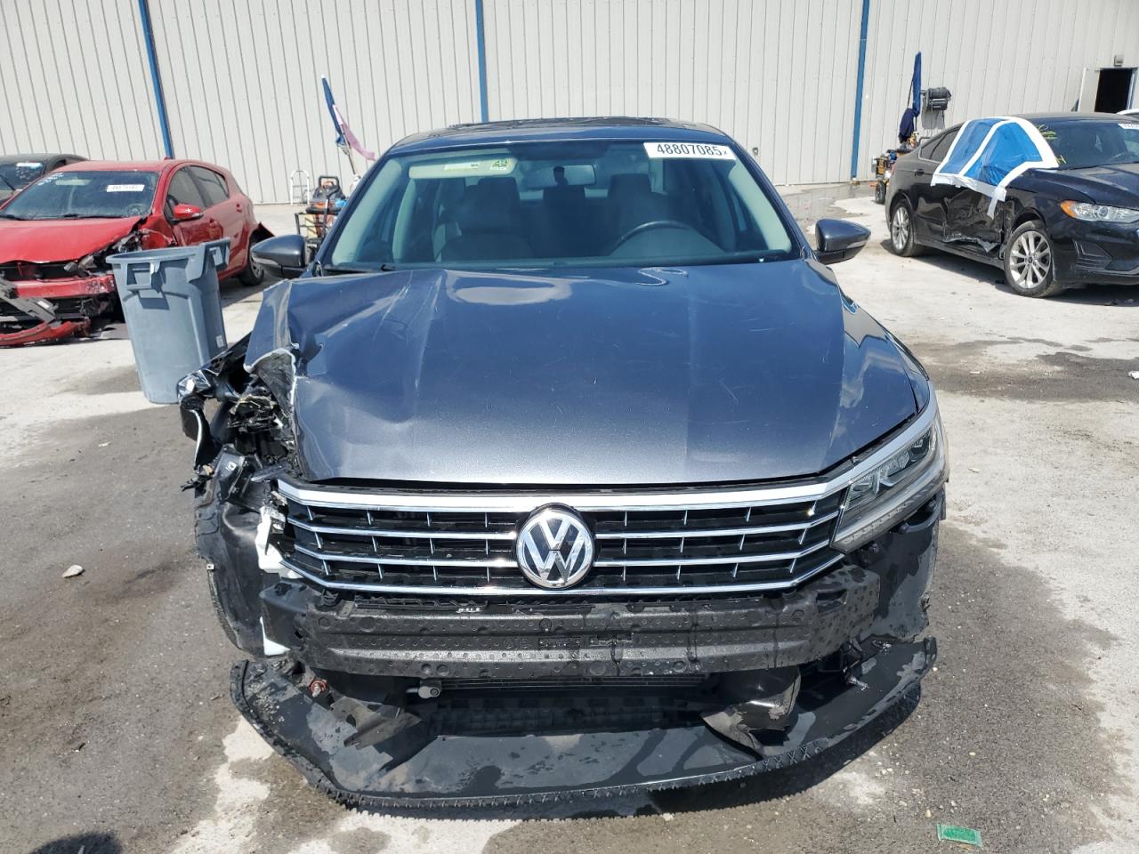 2017 Volkswagen Passat - Image 5