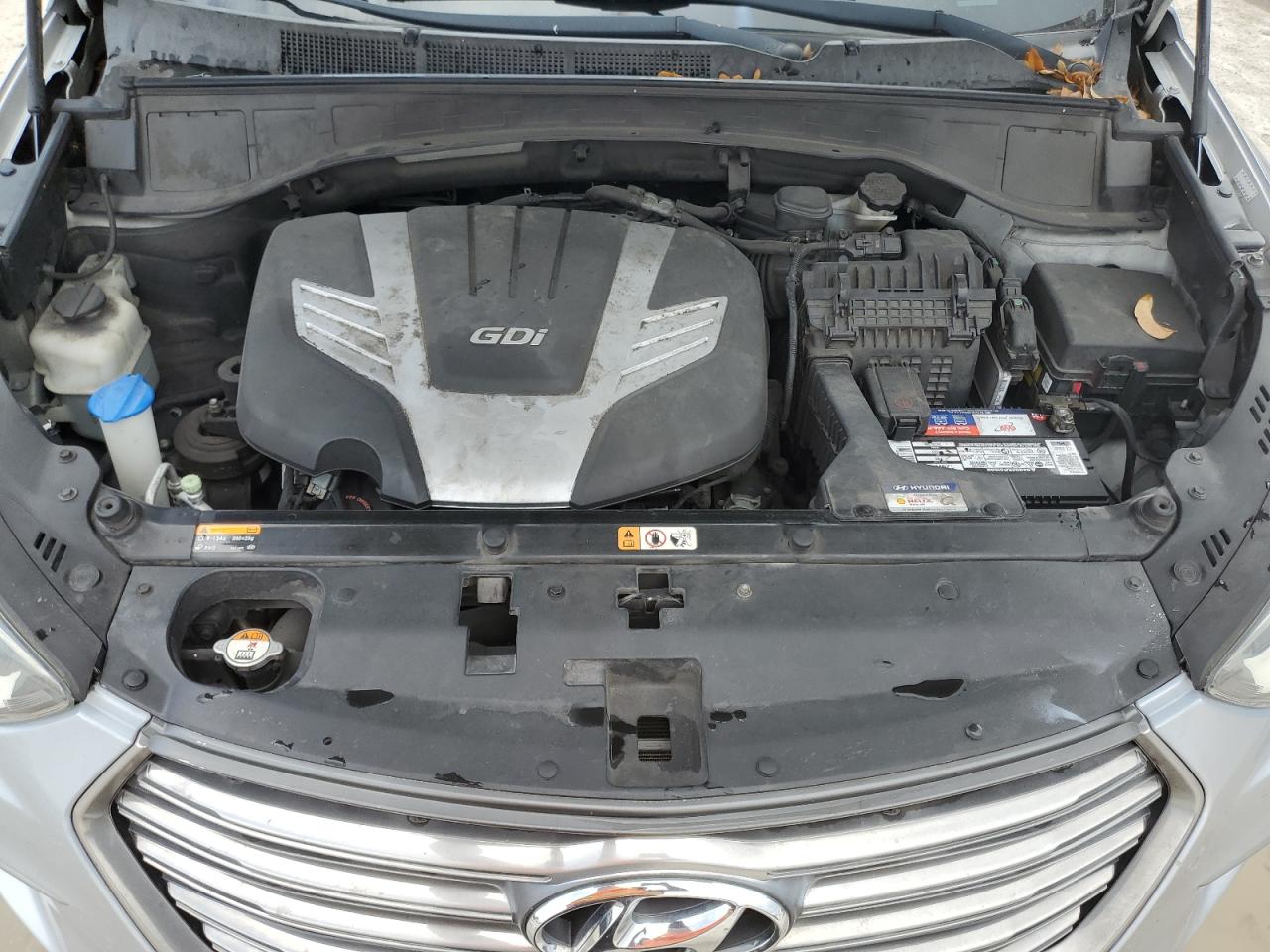2017 Hyundai Santa Fe - Image 12