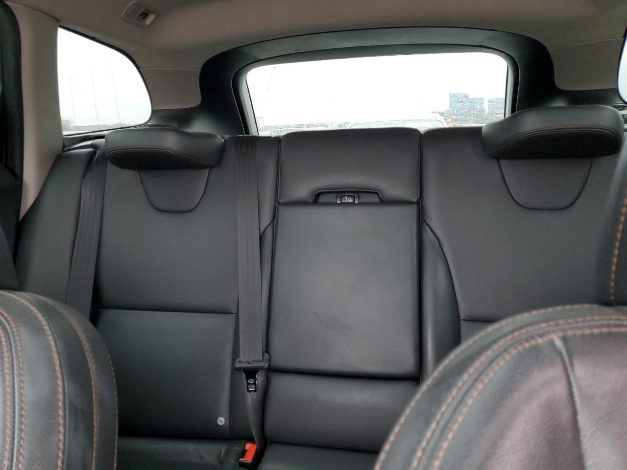 2017 Volvo XC60 - Image 10