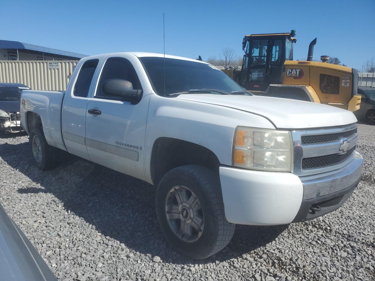 2007 Chevrolet Silverado - Image 4
