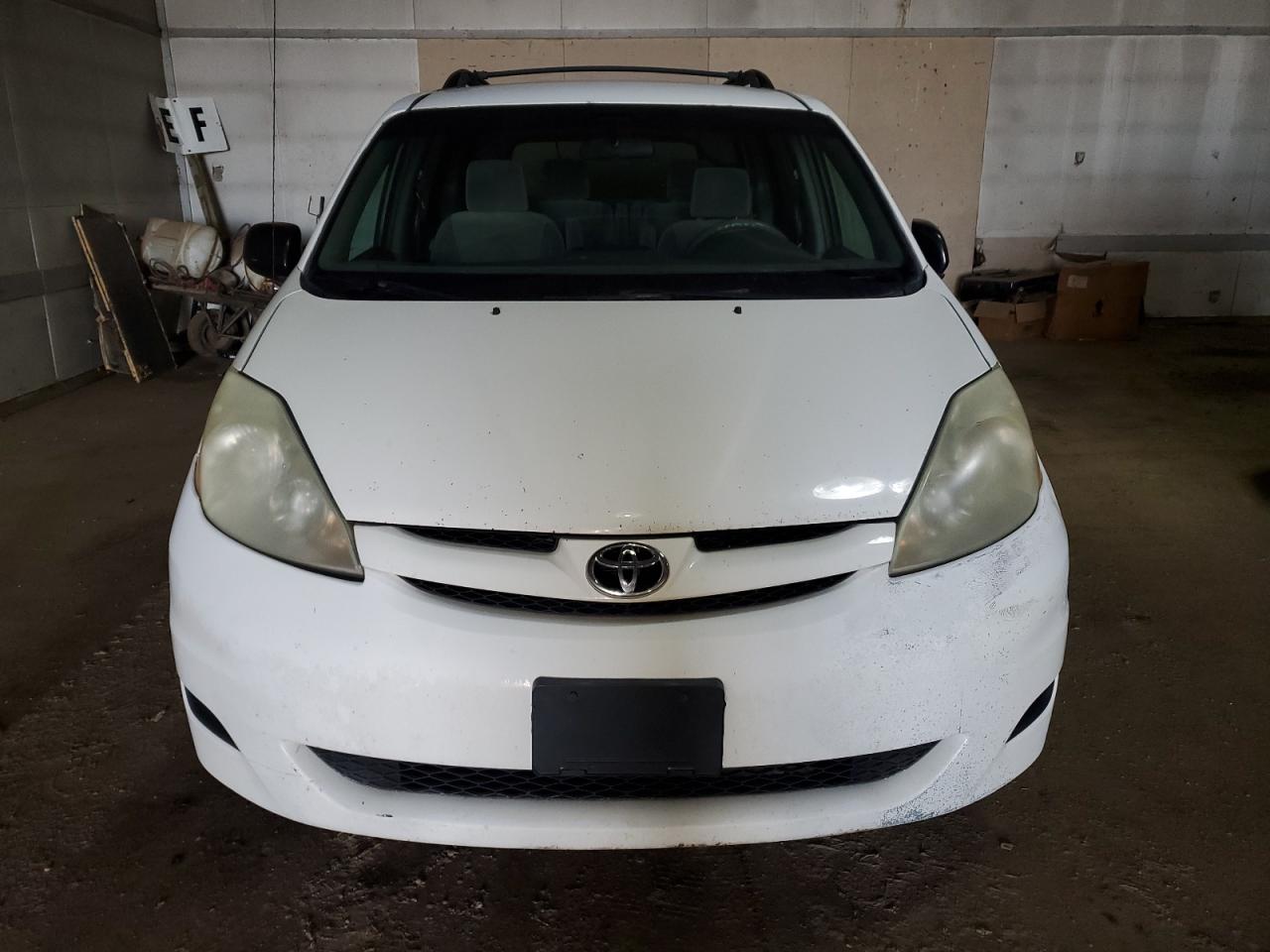 2008 Toyota Sienna - Image 5