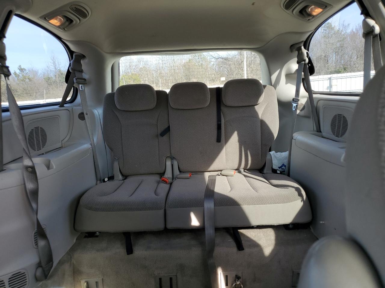 2006 Chrysler Town & Country - Image 10