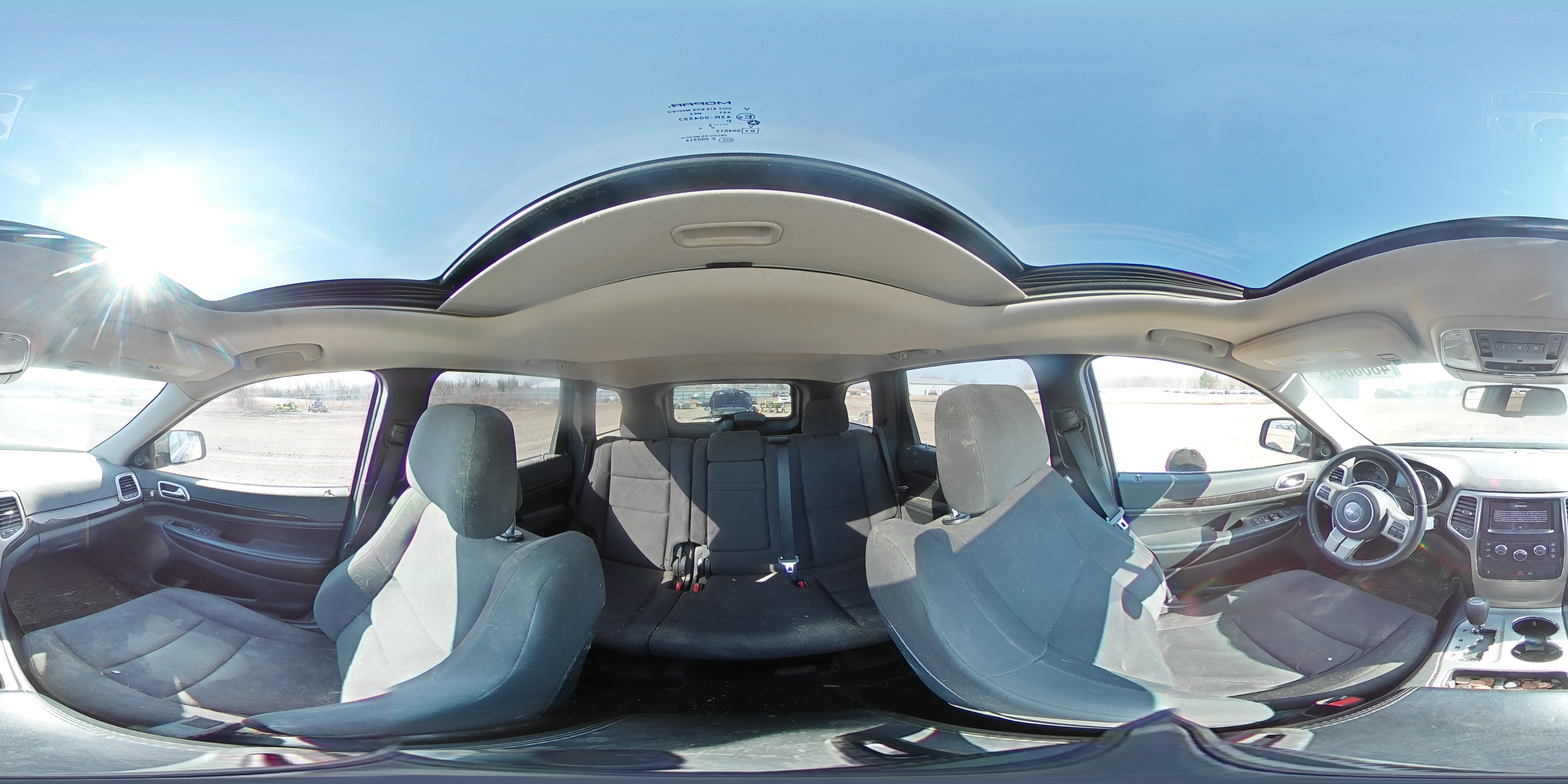 2012 Jeep Grand Cherokee - Image 14