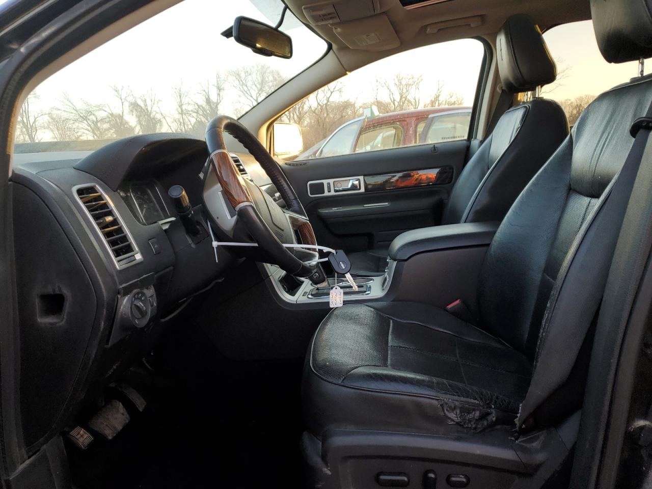 2010 Lincoln MKX - Image 7