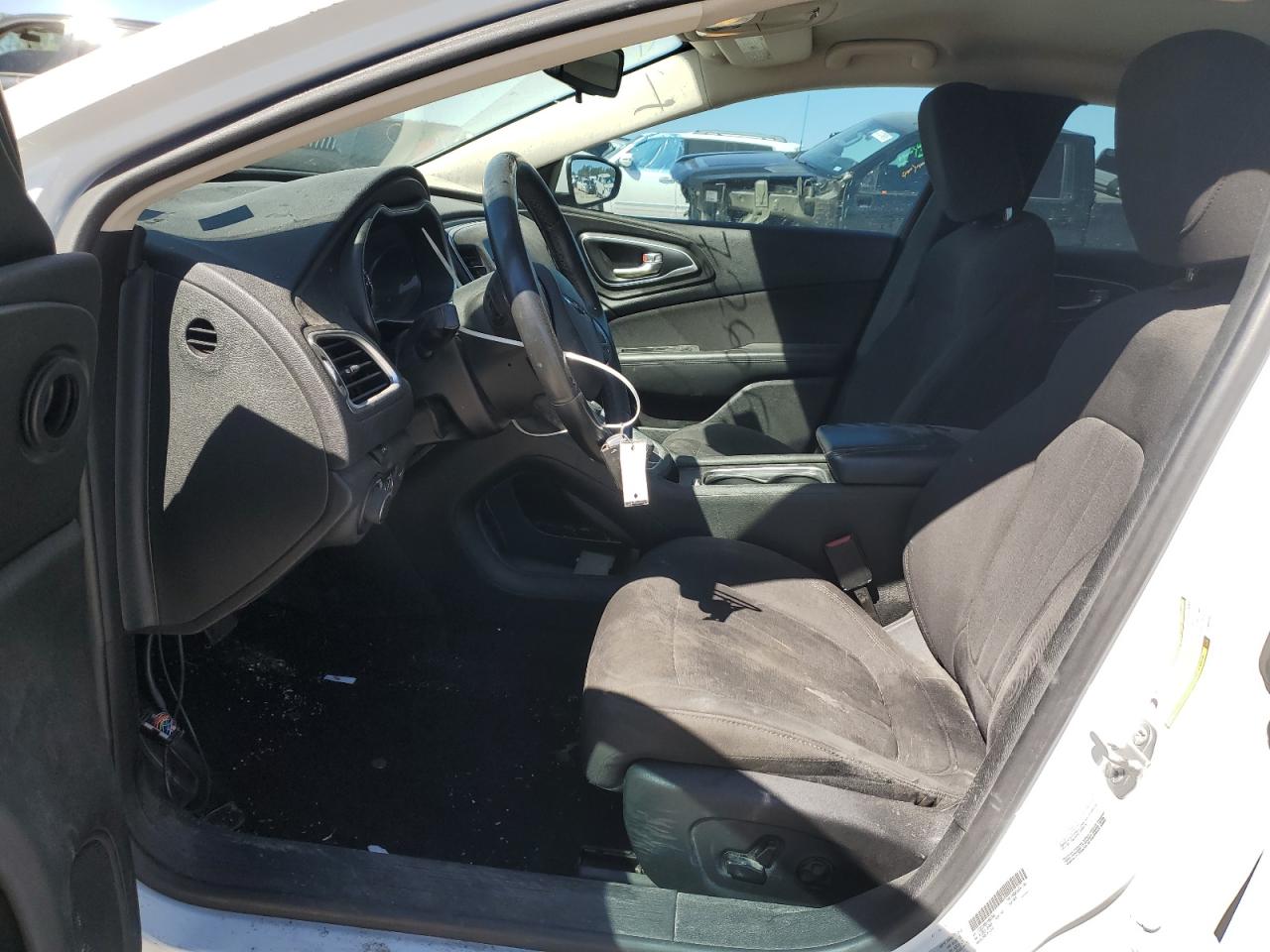 2015 Chrysler 200 - Image 7