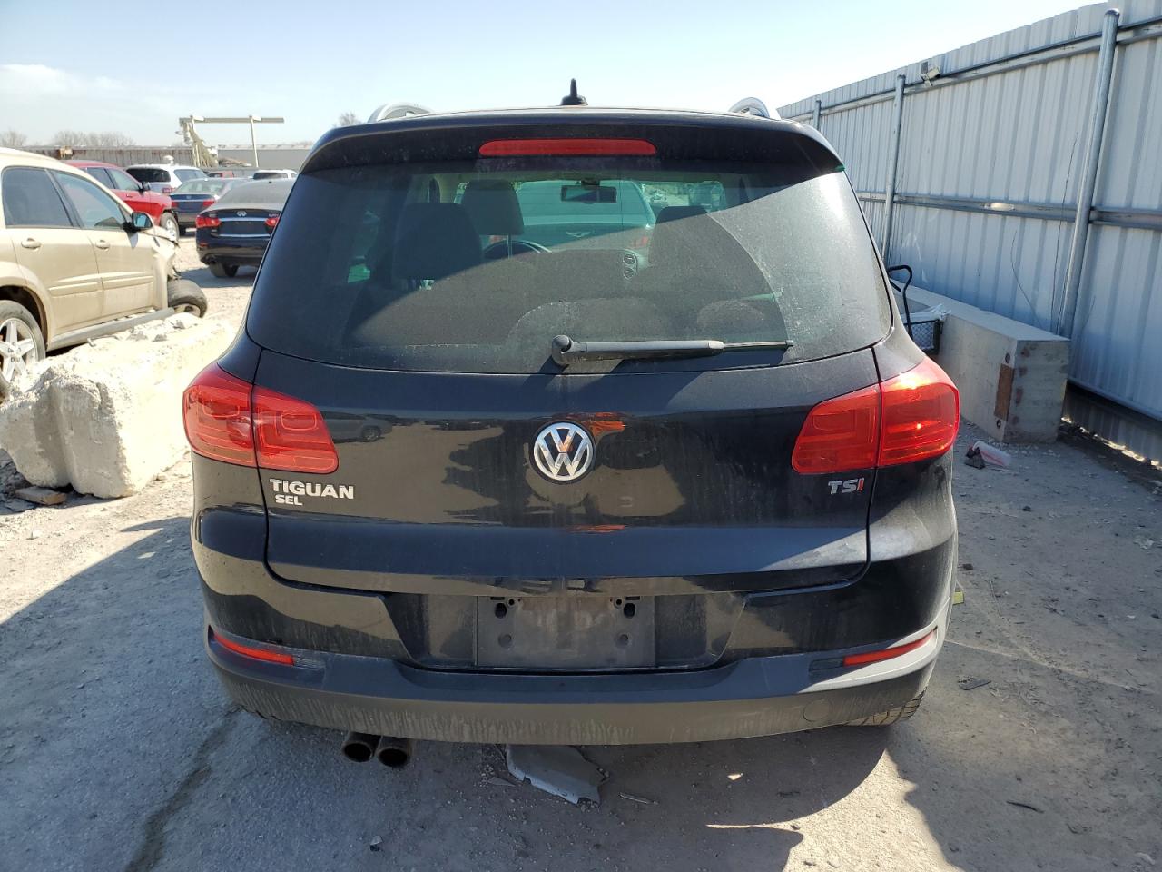 2017 Volkswagen Tiguan - Image 6