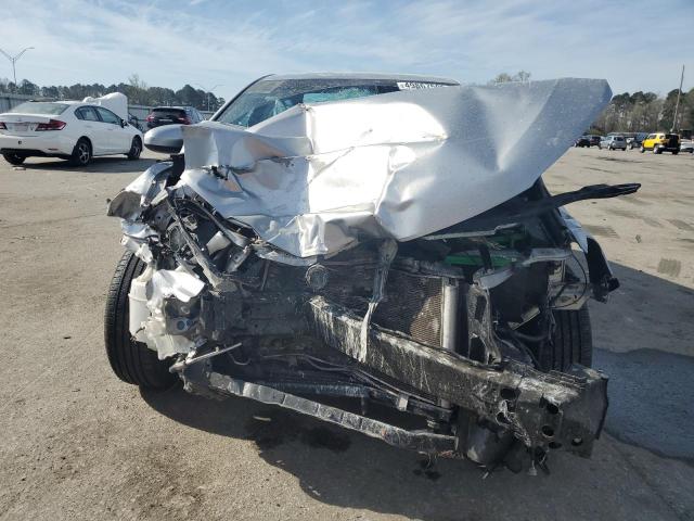  TOYOTA CAMRY 2017 Серебристый