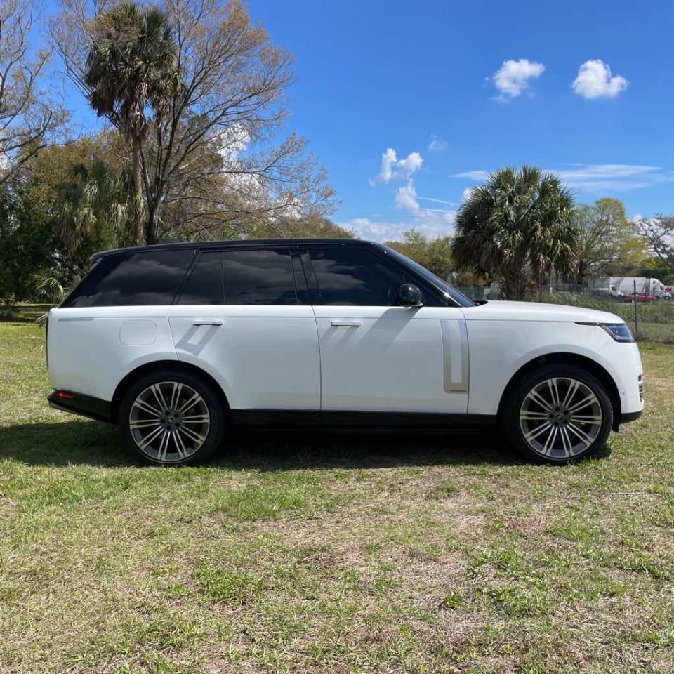 2023 Land Rover Range Rover - Image 22