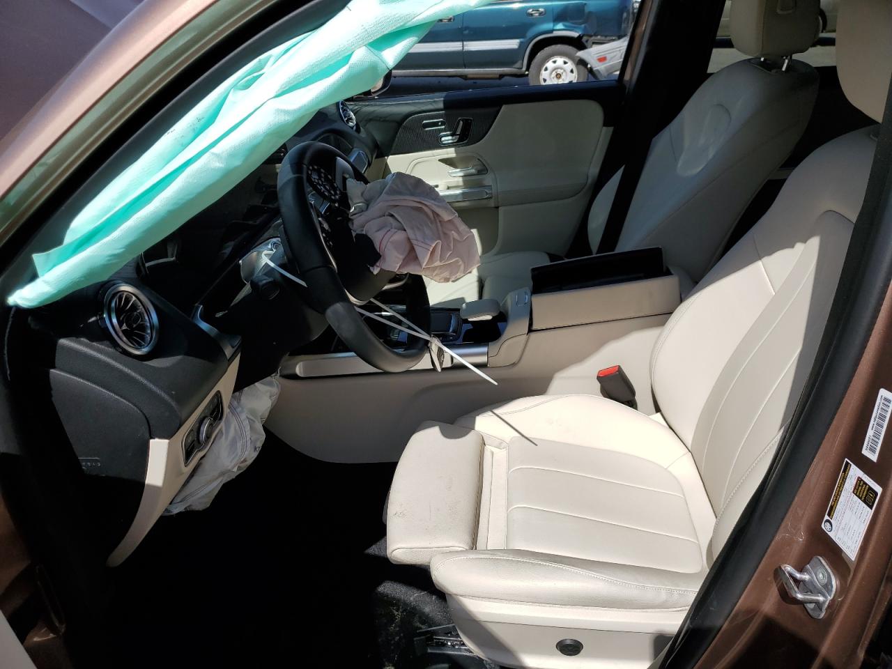 2023 Mercedes-Benz GLB - Image 7