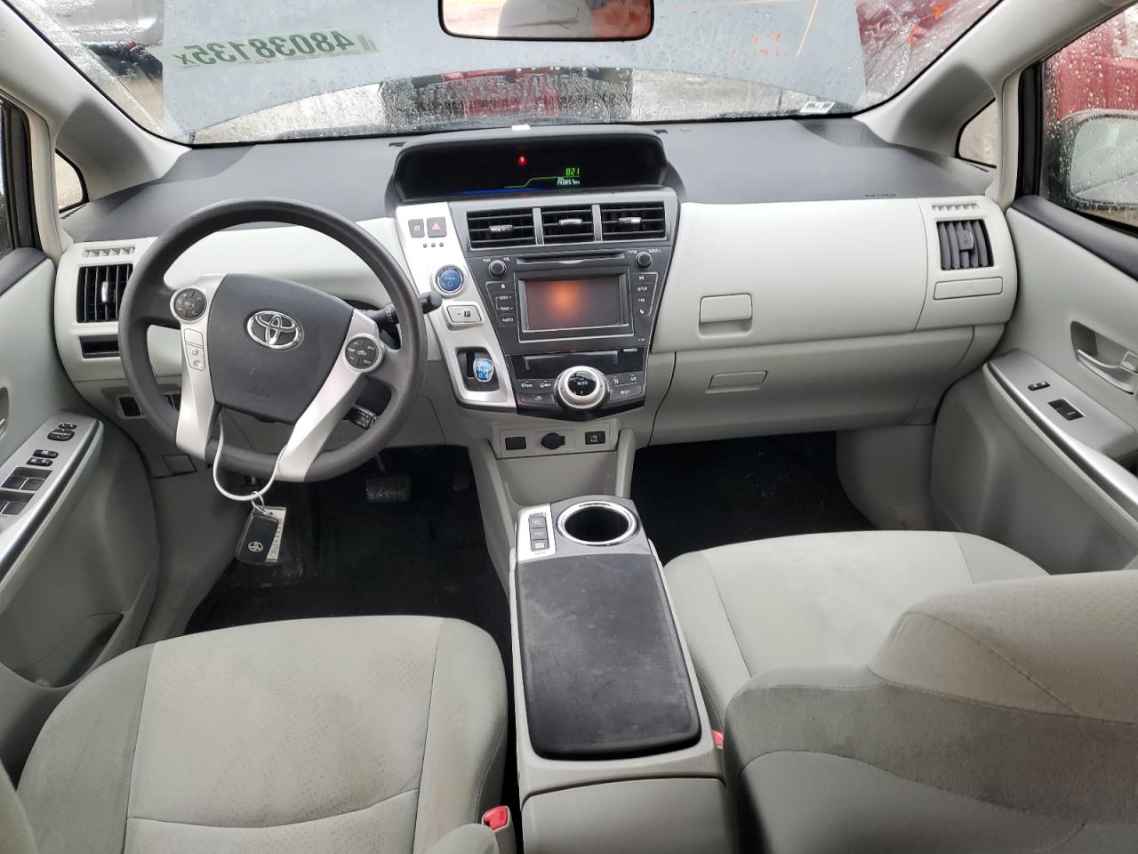 2012 Toyota Prius - Image 8