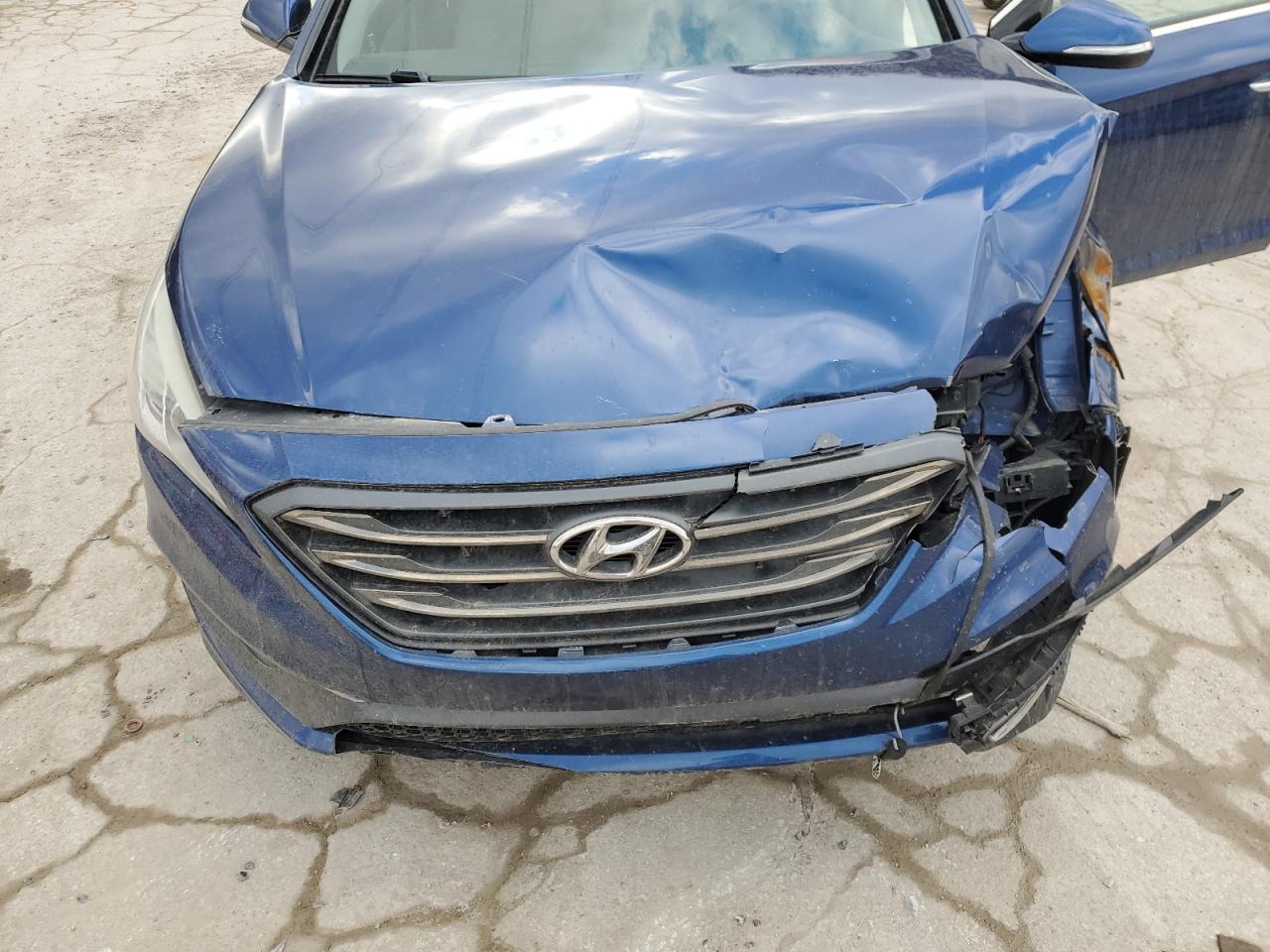 2016 Hyundai Sonata - Image 12