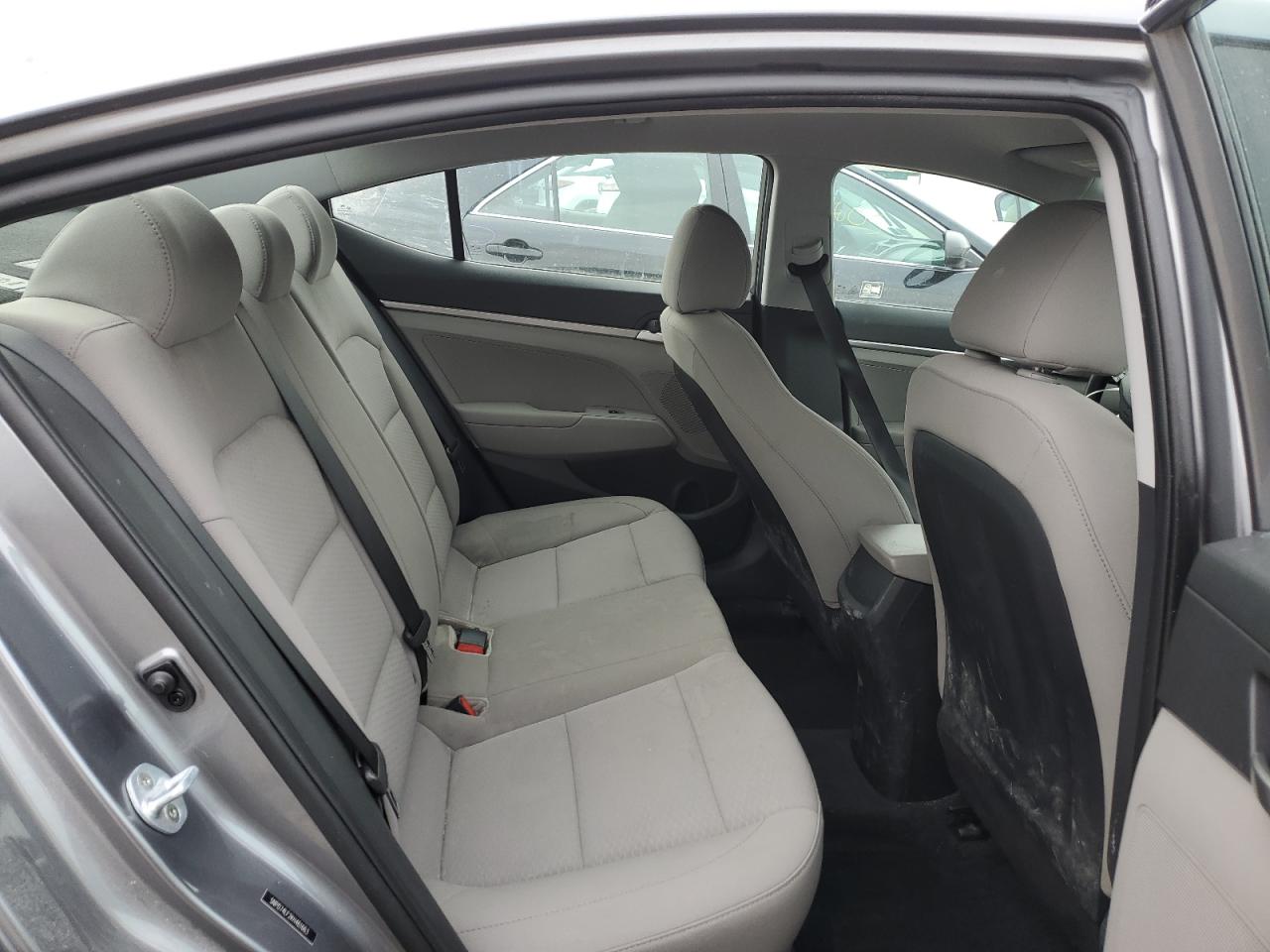 2019 Hyundai Elantra - Image 10