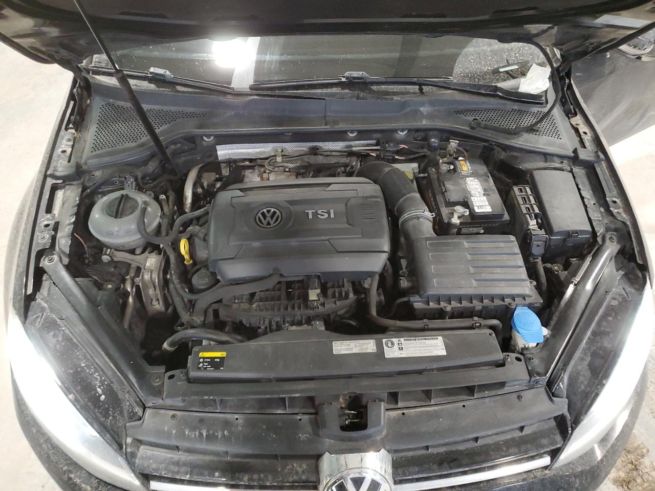 2015 Volkswagen Golf - Image 11