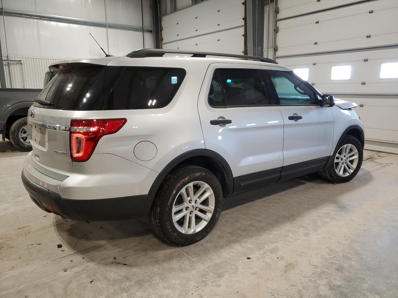 2015 Ford Explorer - Image 3