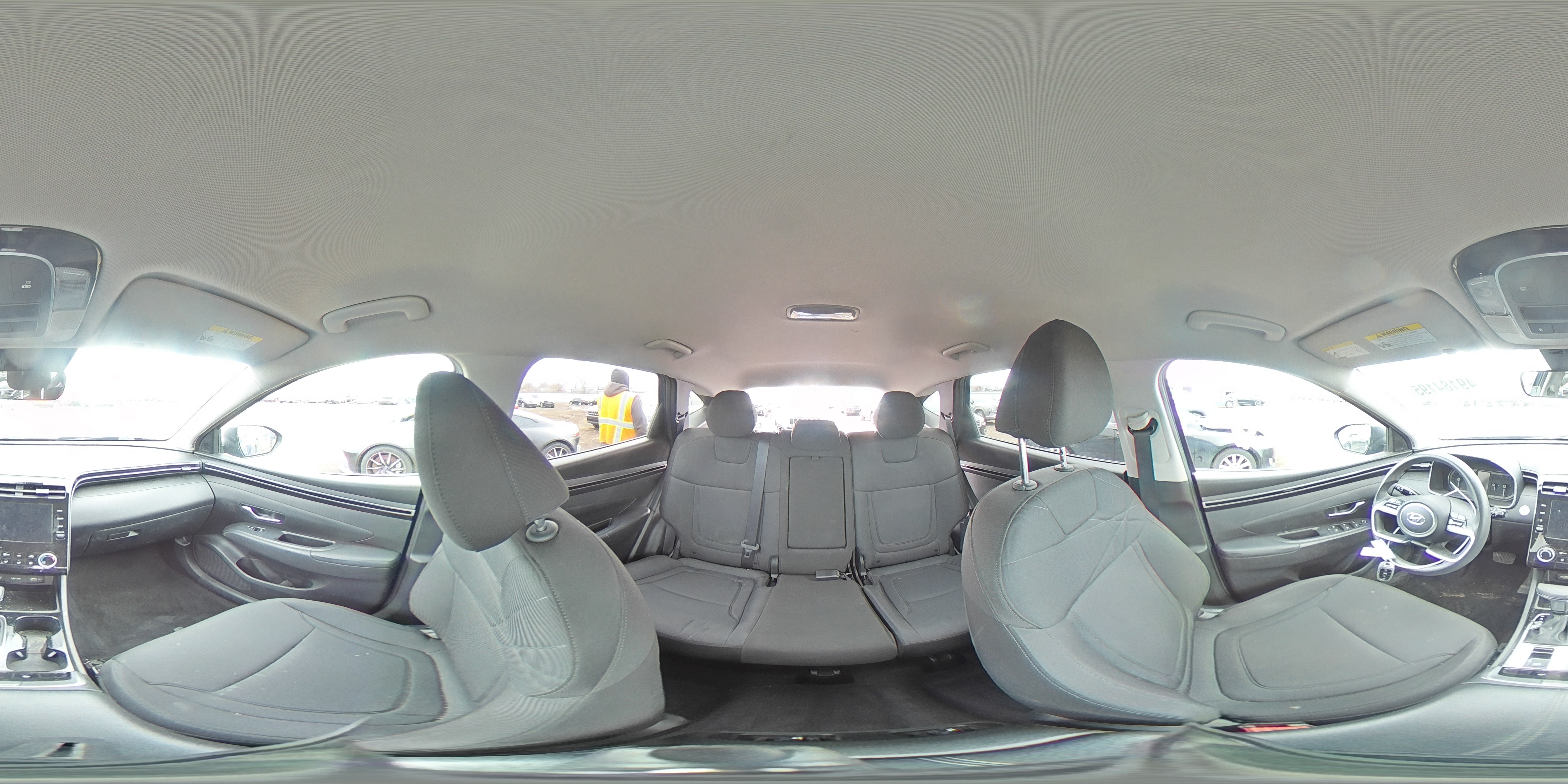 2022 Hyundai Tucson - Image 16