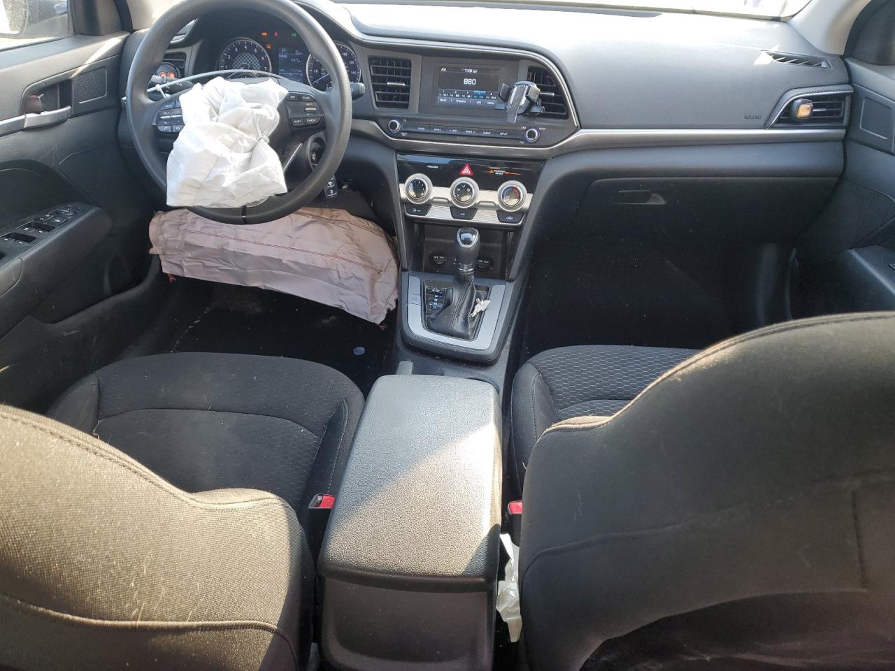 2019 Hyundai Elantra - Image 8