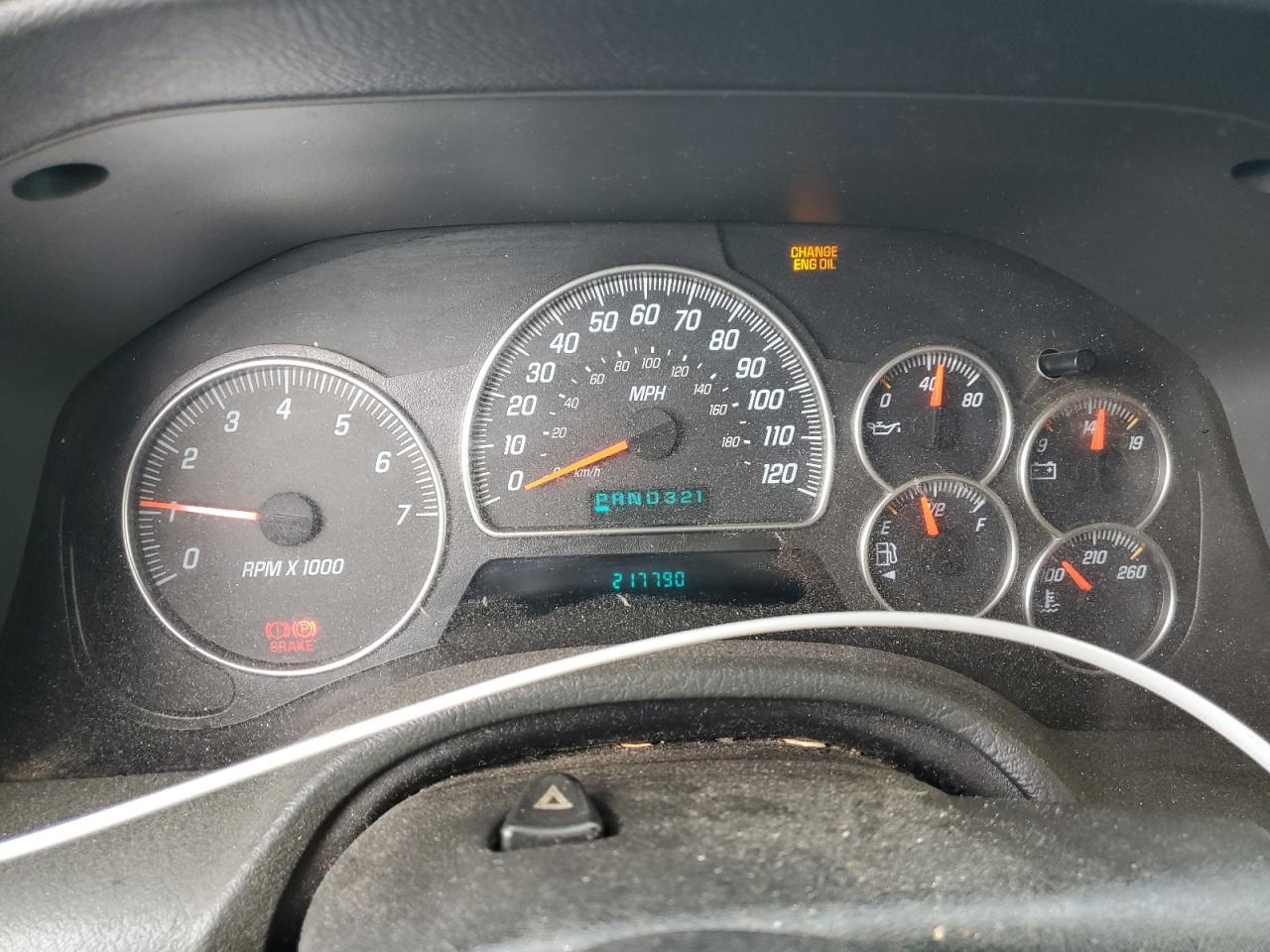 2004 GMC Envoy - Image 9
