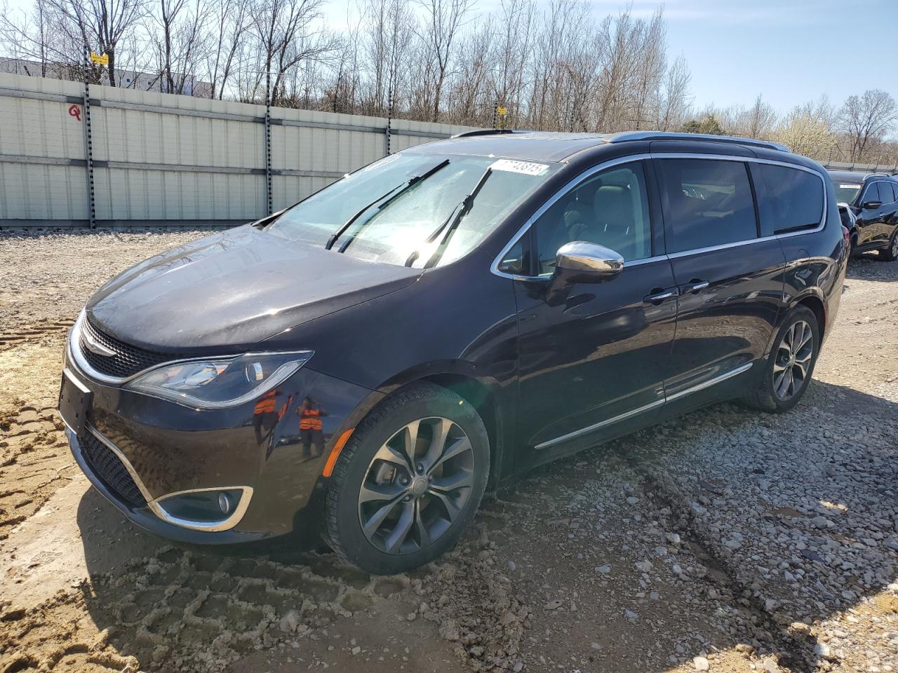 2017 Chrysler Pacifica - Image 1