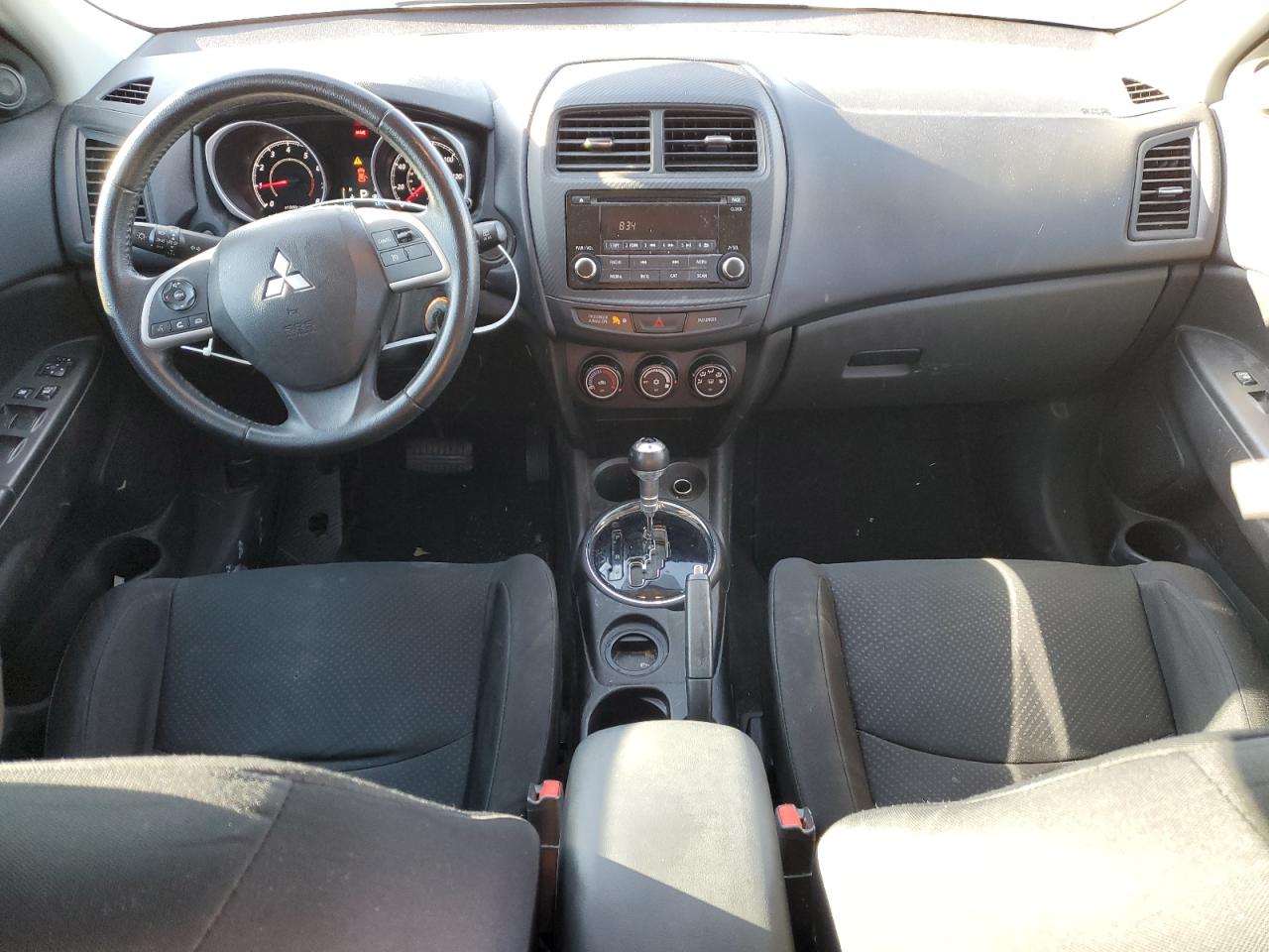 2015 Mitsubishi Outlander - Image 8